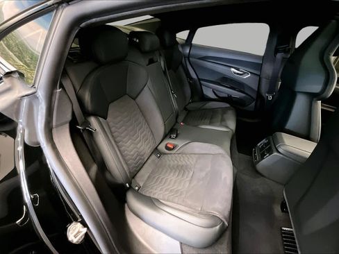 Used 2024 Audi e-tron GT Prestige AWD/4WD image 19