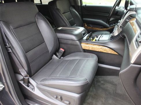 Used 2015 GMC Yukon Denali w/ Touring Package AWD/4WD image 26