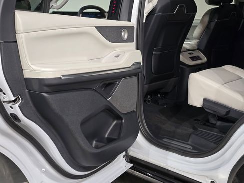 New 2025 Lincoln Navigator Reserve image 39