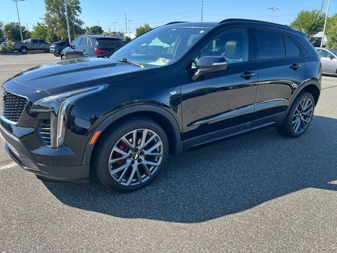 Used 2021 Cadillac XT4 Sport w/ Cold Weather Package AWD/4WD image 5