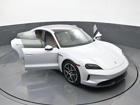 Certified 2025 Porsche Taycan AWD/4WD image 34