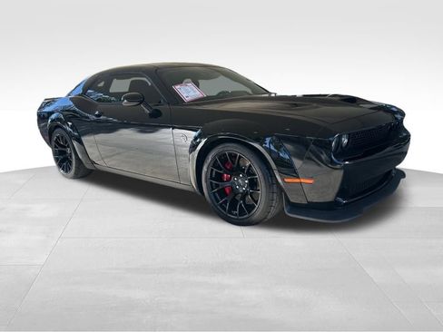 Used 2015 Dodge Challenger SRT Hellcat image 2