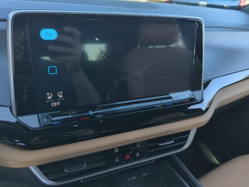 New 2026 Volkswagen Atlas Cross Sport SEL R-Line image 27