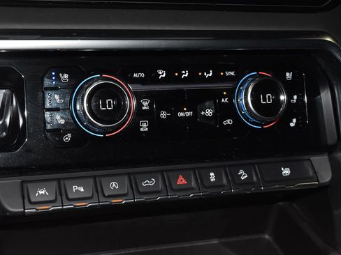 Used 2024 GMC Sierra 1500 Denali Ultimate AWD/4WD image 13