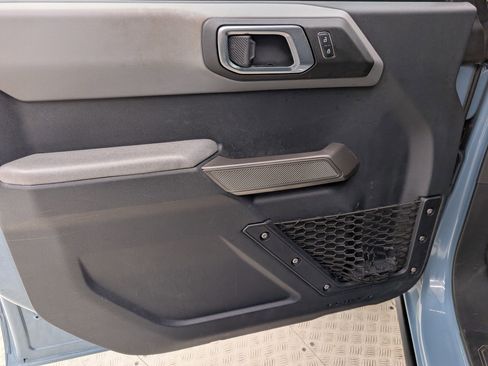 Used 2022 Ford Bronco Black Diamond image 13