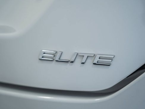 Used 2023 Honda Pilot Elite image 8