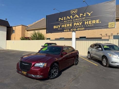 Used 2019 Chrysler 300 S w/ 300S Premium Group RWD image 6