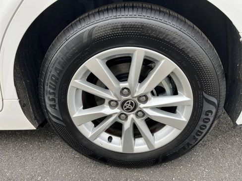 Used 2025 Toyota Camry LE image 30