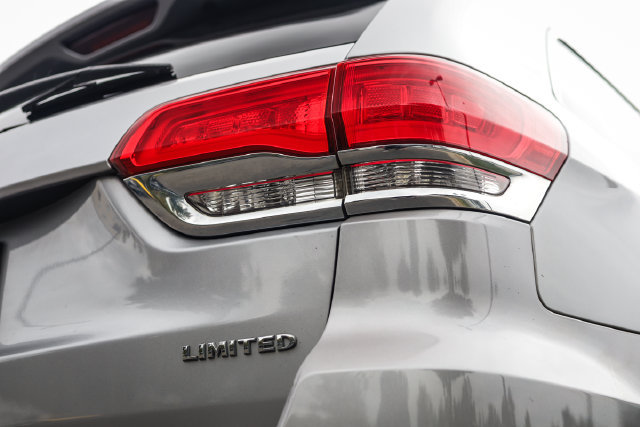 Used 2015 Jeep Grand Cherokee Limited AWD/4WD image 23