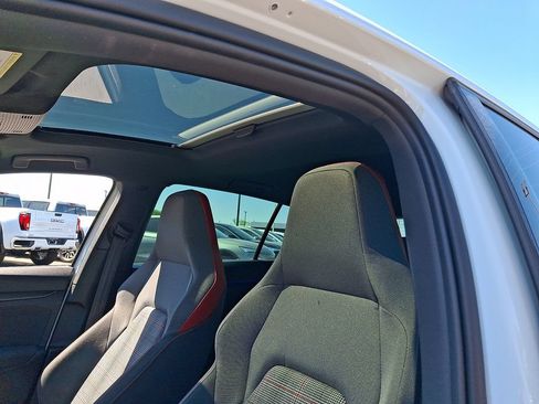 Used 2022 Volkswagen GTI SE FWD image 13