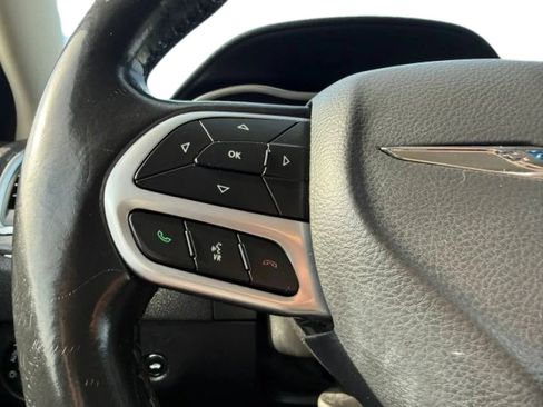 Used 2019 Chrysler 300 Touring RWD image 21