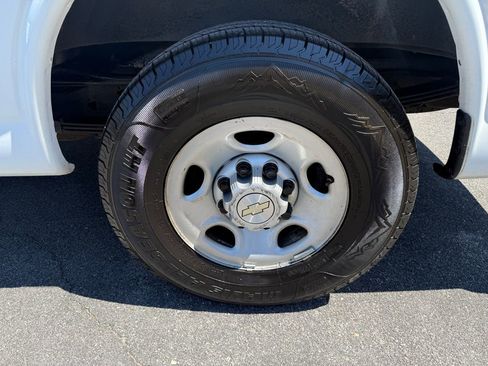 Used 2020 Chevrolet Express 2500 RWD image 35