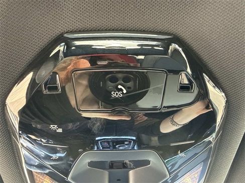 Used 2023 BMW 760i xDrive image 18