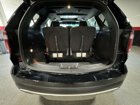 Used 2016 Ford Explorer XLT w/ Equipment Group 202A image 21