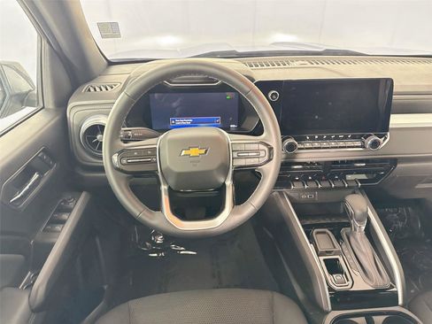 Used 2026 Chevrolet Colorado LT RWD image 29