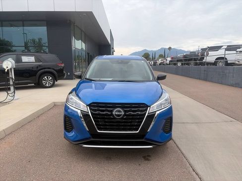 Used 2025 Nissan Kicks Play S FWD image 2