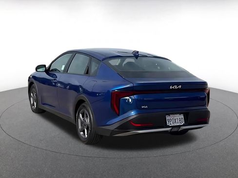 Used 2025 Kia K4 LXS image 11