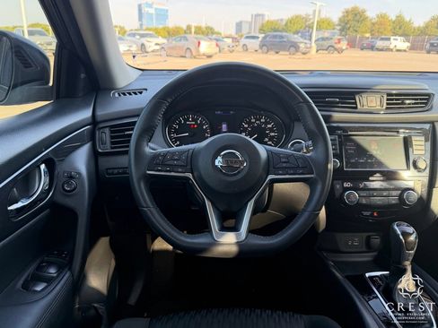 Used 2018 Nissan Rogue SV FWD image 14
