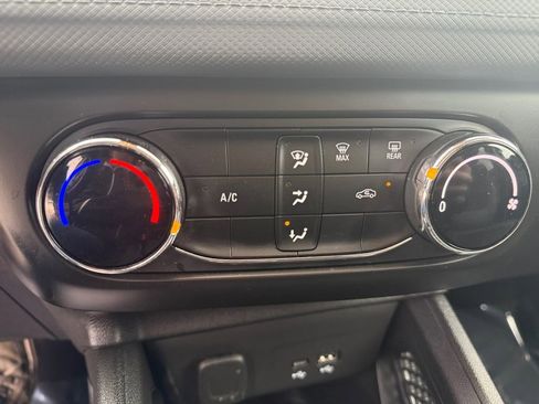 Used 2025 Chevrolet TrailBlazer LS w/ LS Convenience Package image 17