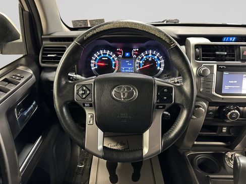 Used 2016 Toyota 4Runner SR5 AWD/4WD image 19
