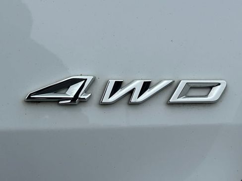Used 2021 Ford Explorer XLT AWD/4WD image 30