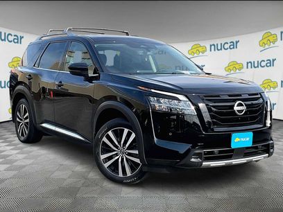 Used 2024 Nissan Pathfinder Platinum w/ Black Appearance Package