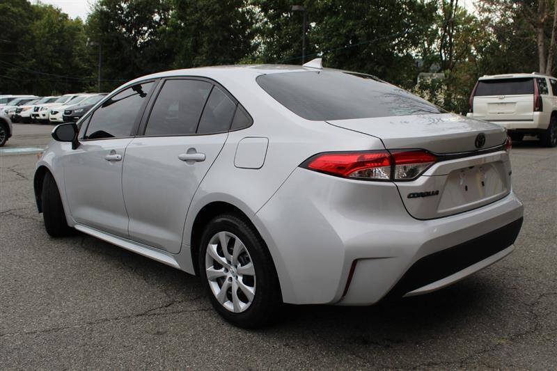 Used 2021 Toyota Corolla LE w/ Carpet Mat Package (TMS) FWD image 3