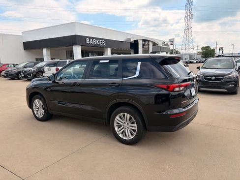 Used 2024 Mitsubishi Outlander ES AWD/4WD image 4