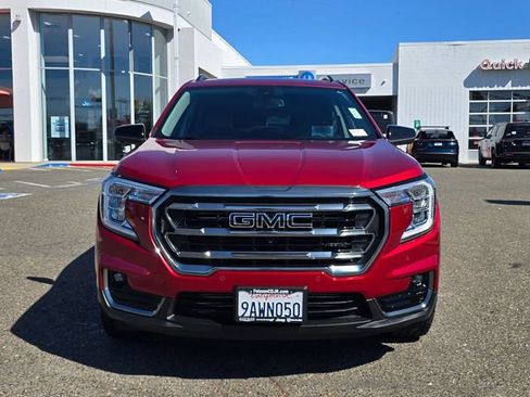 Used 2022 GMC Terrain AT4 w/ Infotainment Package II AWD/4WD image 2