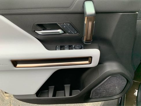 Used 2024 GMC Hummer EV 3X image 13