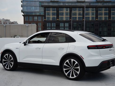 New 2025 Porsche Macan 4 Electric image 3