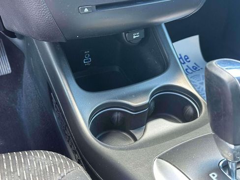 Used 2017 Dodge Journey SXT FWD image 28