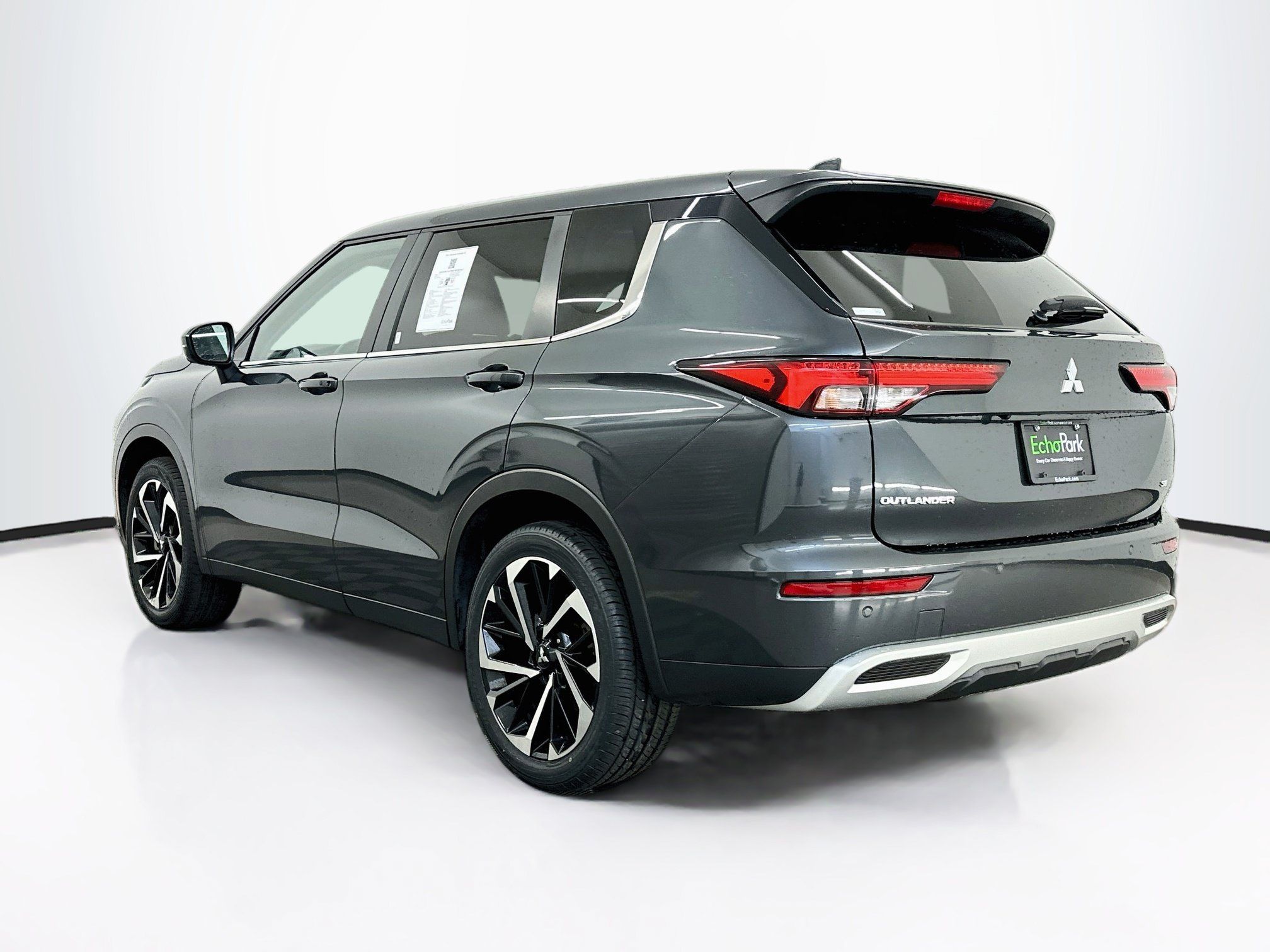 Used 2024 Mitsubishi Outlander SE AWD/4WD image 5