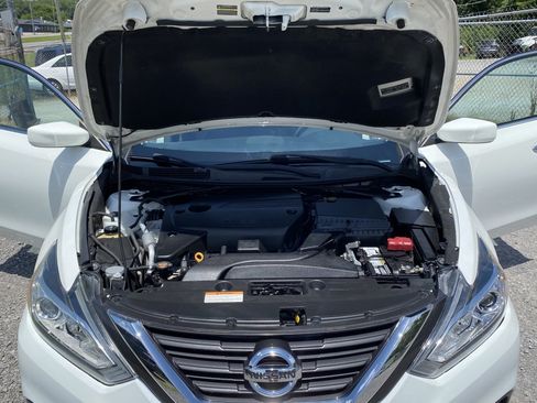 Used 2017 Nissan Altima 2.5 S w/ Power Driver Seat Package FWD image 18