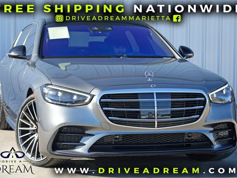 Used 2022 Mercedes-Benz S 500 4MATIC w/ AMG Line Package image 2