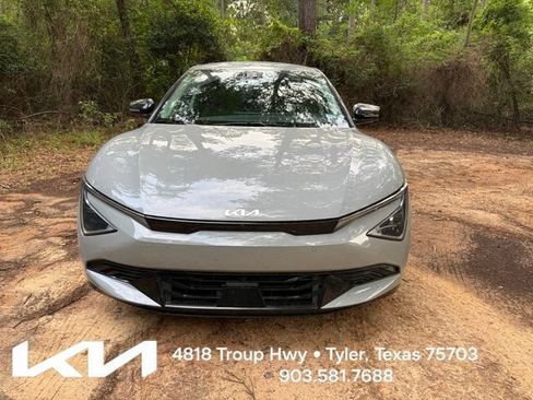 Used 2025 Kia EV6 Wind RWD image 2
