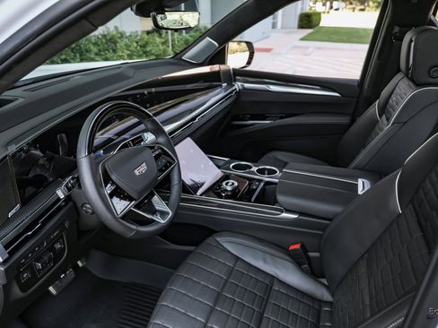 Used 2025 Cadillac Escalade V w/ LPO, Floor Liner Package image 40