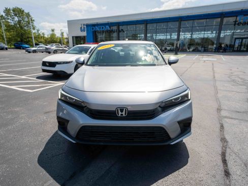 Used 2023 Honda Civic LX image 2