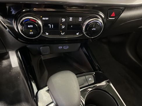 Certified 2024 Chevrolet Trax ACTIV w/ Sunroof Package image 33