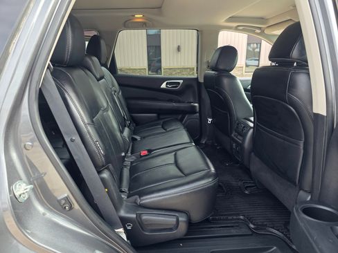 Used 2018 Nissan Pathfinder SL w/ SL Premium Package image 29
