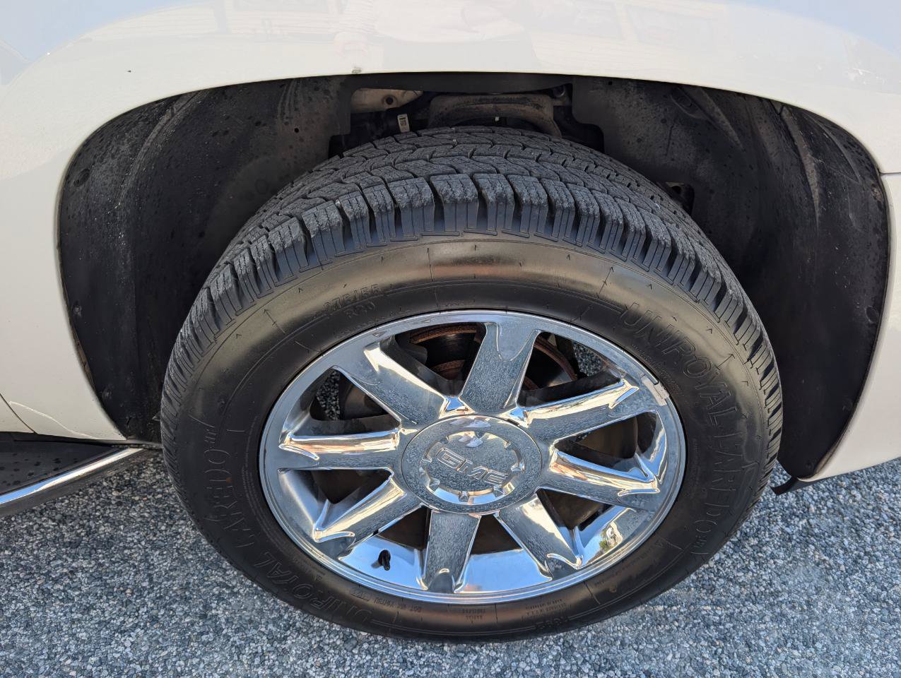 Used 2013 GMC Yukon Denali RWD image 4