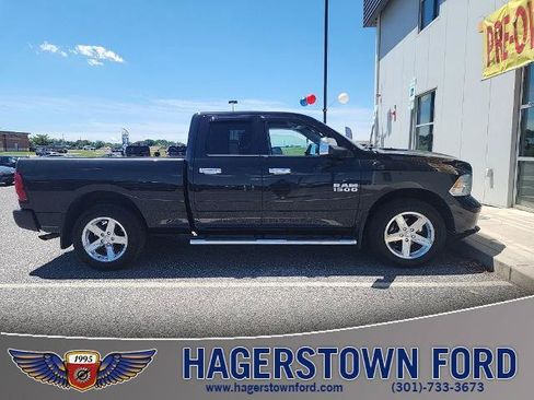 Used 2017 RAM 1500 Express AWD/4WD image 1