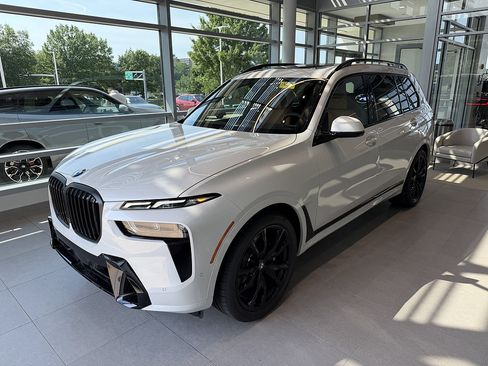 New 2027 BMW X7 xDrive40i AWD/4WD image 3