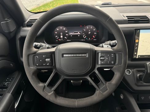 Used 2023 Land Rover Defender 110 image 61