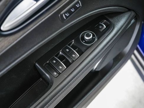 Used 2022 Alfa Romeo Stelvio Ti AWD/4WD image 19