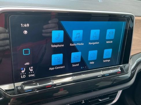 Used 2025 Volkswagen Atlas SE FWD image 23