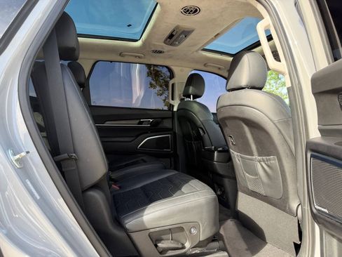 Used 2021 Kia Telluride SX w/ SX Prestige Package AWD/4WD image 20