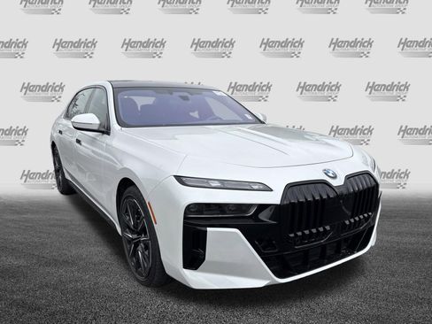 Used 2023 BMW 760i xDrive w/ Executive Package image 6