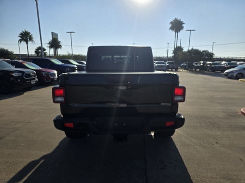 Used 2020 Jeep Gladiator Sport w/ Quick Order Package 24S image 4