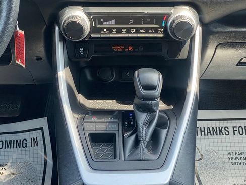 Used 2021 Toyota RAV4 LE w/ Carpet Mat Package (TMS) FWD image 22